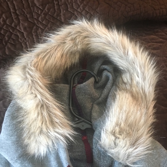 Maurices fur hooded sweatshirt - Picture 4 of 5